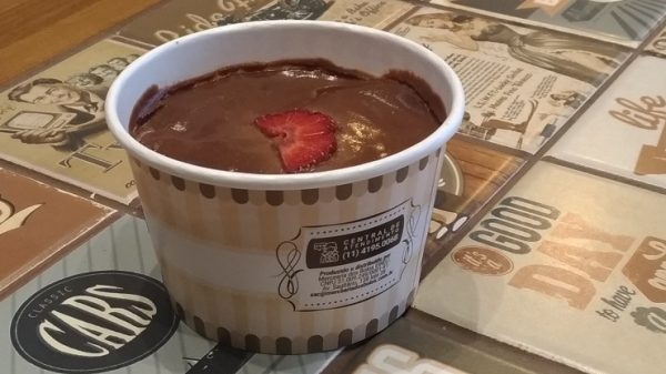 Bolo de Pote - Chocolate com Morango